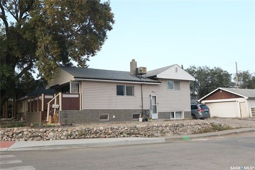271 Broad St, Regina, SK, S4R1X1 | Card Image