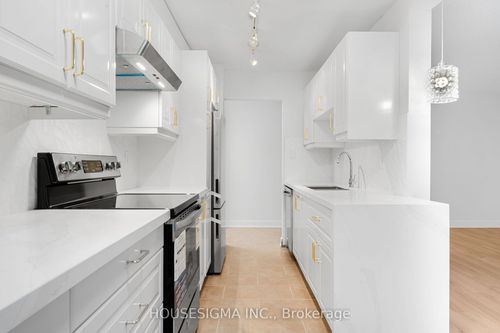 305-6400 Huggins St, Niagara Falls, ON, L2J3G5 | Card Image