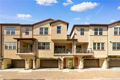 207 Winterwood Dr, Lake Forest, CA, 92630-3135 | Card Image