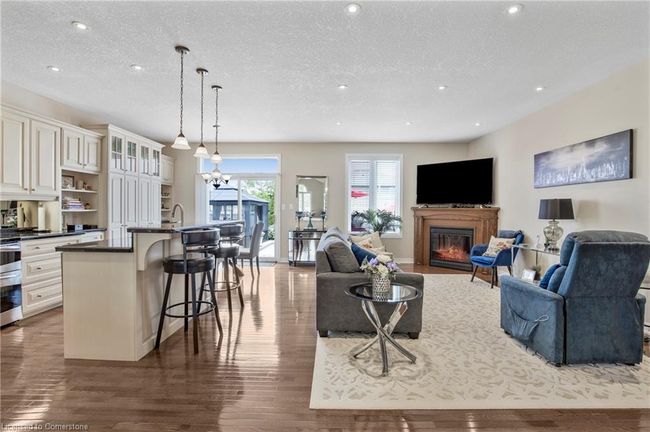 14 Mapleview Dr, House other with 2 bedrooms, 3 bathrooms and 6 parking in Hagersville ON | Image 18