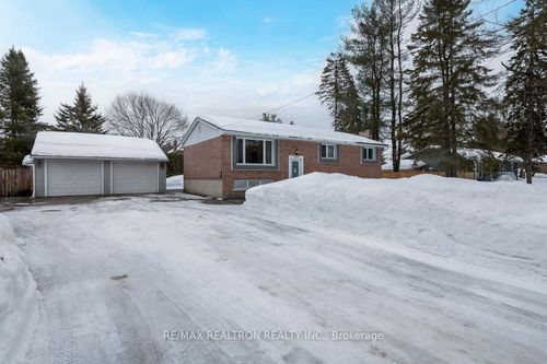 1203 St Vincent St, Midhurst, ON, L9X0R2 | Card Image