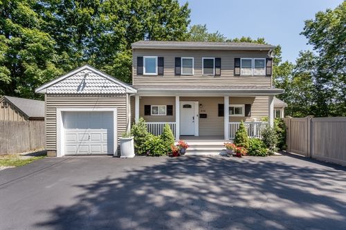 573 Union St, Braintree, MA, 02184-4146 | Card Image