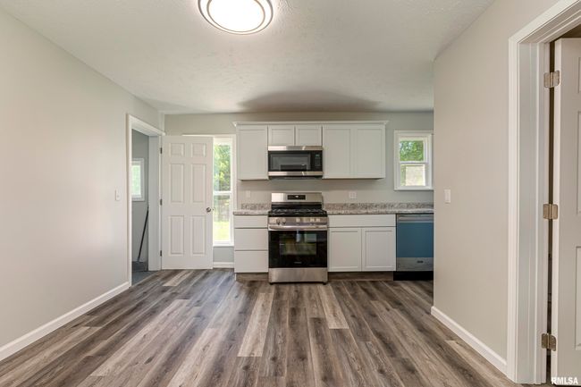 807 E Park St, House other with 3 bedrooms, 1 bathrooms and null parking in Du Quoin IL | Image 14