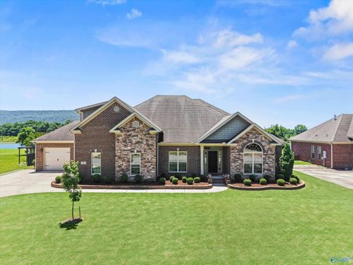 8 Abby Glen Way, Gurley, AL, 35748-8037 | Card Image