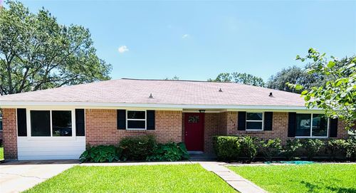 1615 Brazos St, Rosenberg, TX, 77471-3352 | Card Image