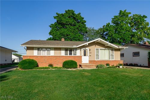 1262 Golden Gate Blvd, Mayfield Heights, OH, 44124-1819 | Card Image
