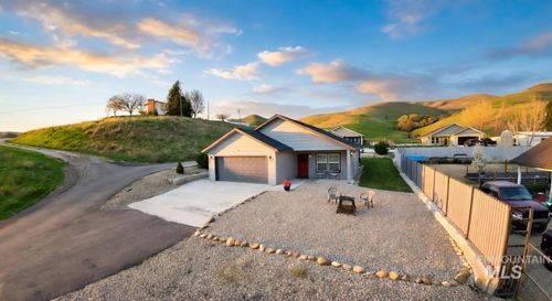b-109 3rd St Cir, Horseshoe Bend, ID, 83629-5043 | Card Image