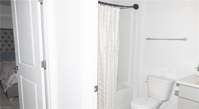 2nd Floor Bathroom | Image 20