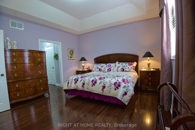 1045 Coyston Crt, House other with 3 bedrooms, 3 bathrooms and 4 parking in Oshawa ON | Image 16