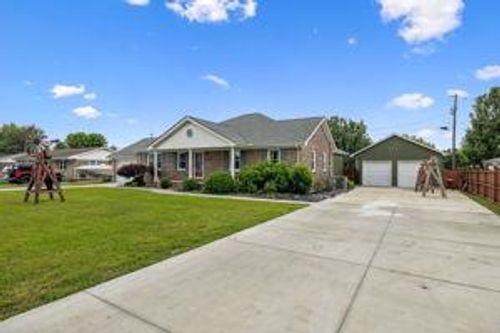 595 Pack Cir, Smithville, TN, 37166-2602 | Card Image