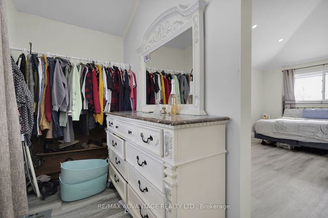 9755 Longwoods Rd, House other with 5 bedrooms, 3 bathrooms and 4 parking in London ON | Image 22