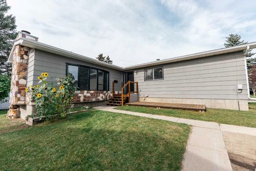 10 Tee Rd, Lacombe, AB, T4L1R4 | Card Image