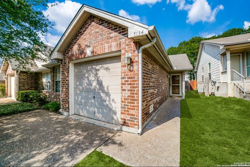 7134 Snowden Crst, San Antonio, TX, 78240-4720 | Card Image