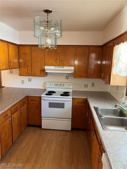 142 Essex Road, Mansfield, OH, 44904 | Card Image