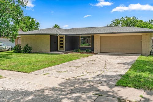 3729 Pope Dr, Corpus Christi, TX, 78411-2374 | Card Image