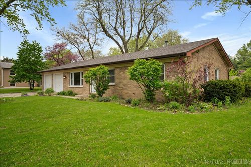 16 Circle Dr E, Montgomery, IL, 60538-2312 | Card Image