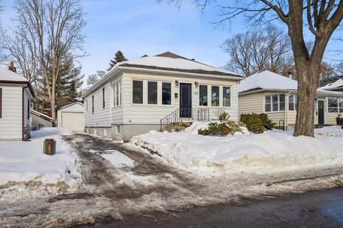 135 Deane Ave, Oakville, ON, L6K1N2 | Card Image