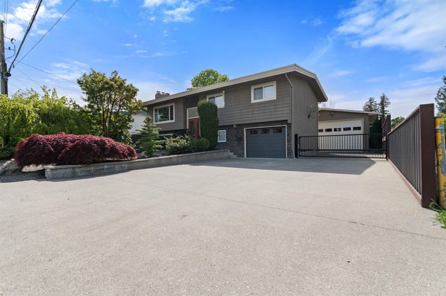 10047 Shamrock Drive, House other with 4 bedrooms, 2 bathrooms and 7 parking in Chilliwack BC | Image 2