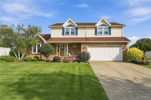 5580 Country Club Ln, Hamburg, NY, 14075-5841 | Card Image