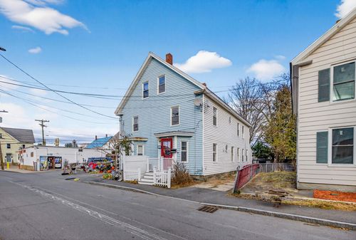4 Chase St, Nashua, NH, 03060-6311 | Card Image