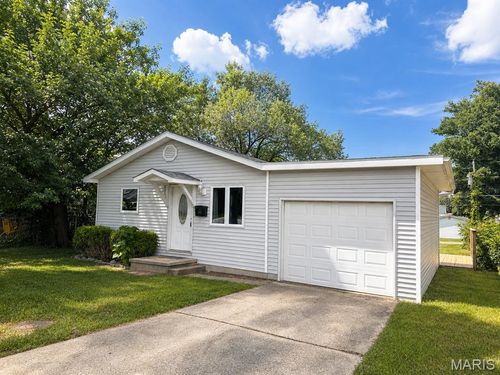 221 Watson Rd, Sullivan, MO, 63080-2051 | Card Image