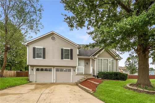 1900 Arapahoe Ct, Greenwood, MO, 64034-8636 | Card Image