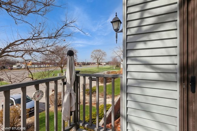 APT-201 - 550 75 Th St, Condo with 2 bedrooms, 2 bathrooms and 1 parking in Downers Grove IL | Image 12