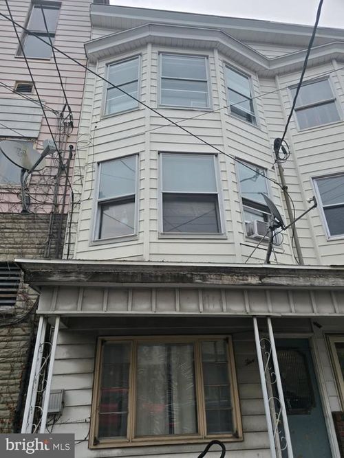 apt-1-5 S Jardin St, SHENANDOAH, PA, 17976-2248 | Card Image