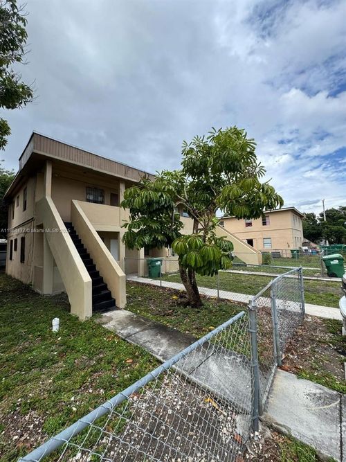 3221-3221 Nw 48th St, Miami, FL, 33142-3381 | Card Image