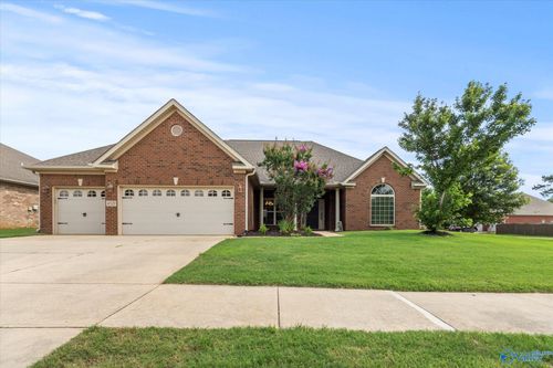 4527 Blairmont Dr Se, Owens Cross Roads, AL, 35763-8009 | Card Image