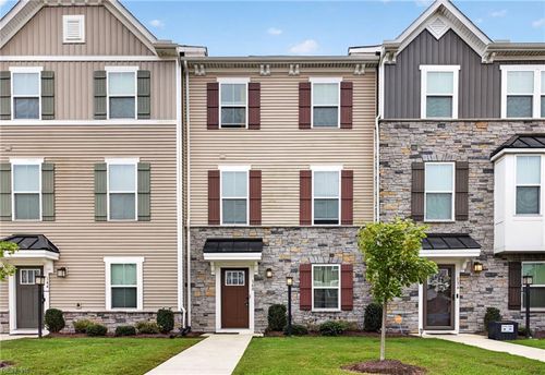 140 Spring Grove Way, Smithfield, VA, 23430-6386 | Card Image