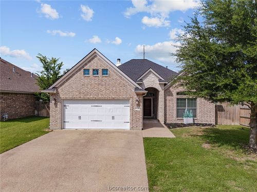 2628 Forest Oaks Dr, College Station, TX, 77845-6444 | Card Image