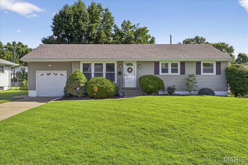 235 Jeanette Dr, Florissant, MO, 63031-5328 | Card Image