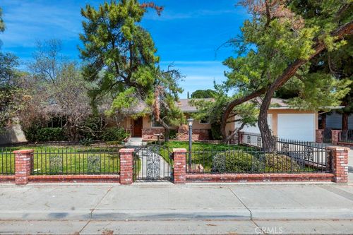 117 E San Mateo St, Avenal, CA, 93204-1027 | Card Image