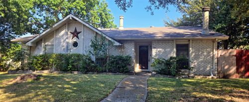 730 Pinehill Ln, Grand Prairie, TX, 75052-6517 | Card Image