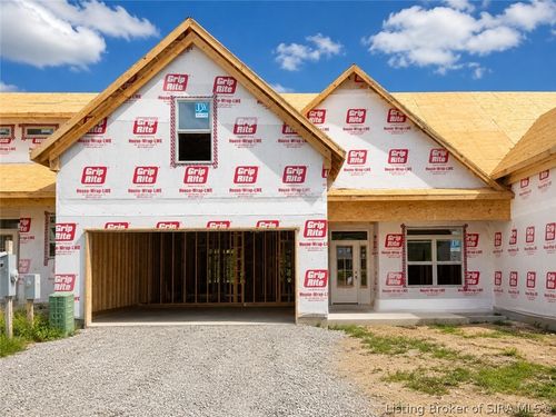 802 Katie Ln, New Albany, IN, 47150-2143 | Card Image