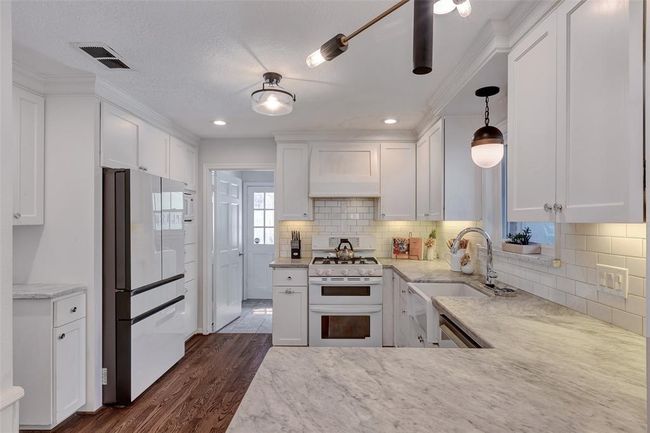 9527 Enstone Cir, House other with 5 bedrooms, 4 bathrooms and 2 parking in Spring TX | Image 15