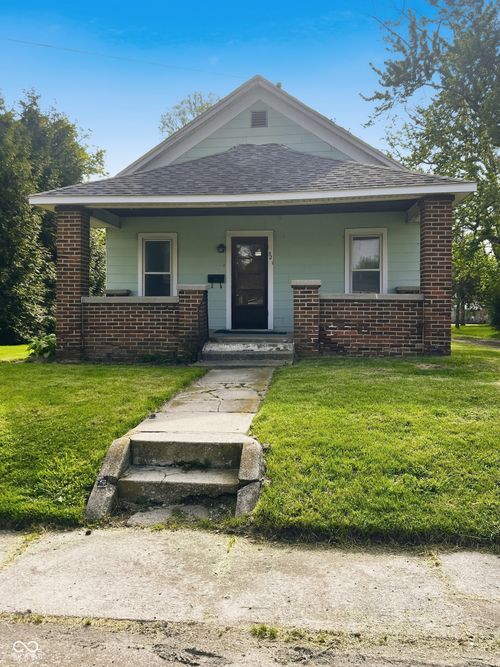 521 S Cherry St, Hartford City, IN, 47348-2435 | Card Image
