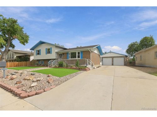 5292 Scranton St, Denver, CO, 80239-5839 | Card Image