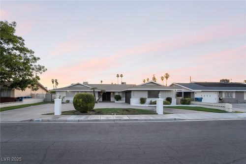 1009 Ironwood Dr, Las Vegas, NV, 89108-1143 | Card Image