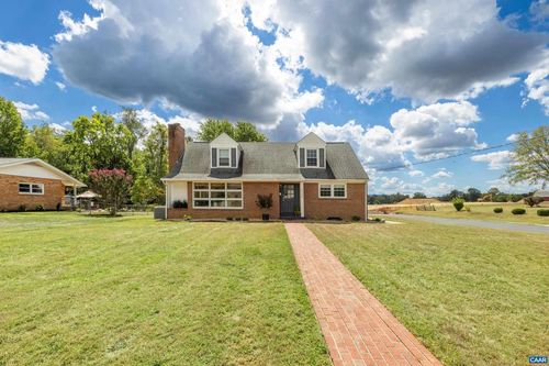 2240 Belvue Rd, WAYNESBORO, VA, 22980-2002 | Card Image