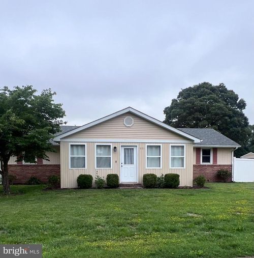 501 Chestnut St, HEBRON, MD, 21830-1107 | Card Image