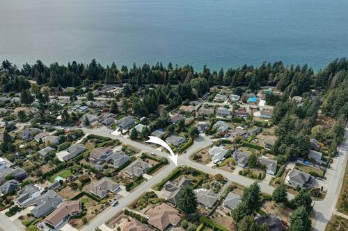 5170 Ridgeview Dr, Sechelt, BC, V7Z0B8 | Card Image