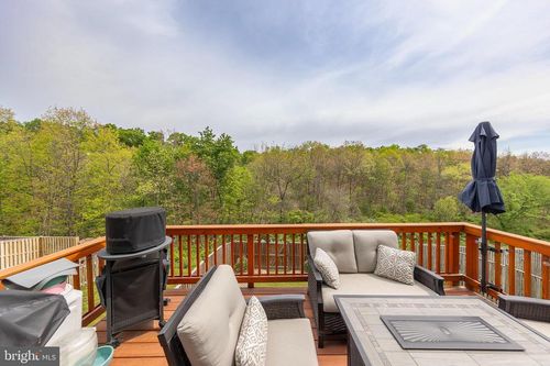 241 Patchwork Dr, STEPHENSON, VA, 22656-2067 | Card Image