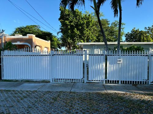 2359 Nw 32nd St, Miami, FL, 33142-5847 | Card Image