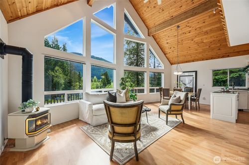 481 Hyak Dr E, Snoqualmie Pass, WA, 98068 | Card Image