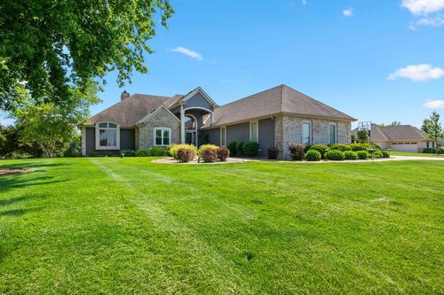 8223337 Five Iron Way, Lisbon, WI, 53089-1568 | Card Image