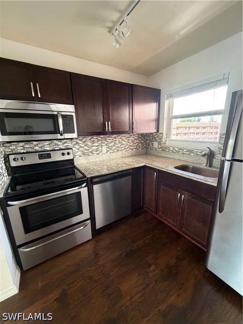 307-190 Turtle Lake Ct, NAPLES, FL, 34105-2375 | Card Image