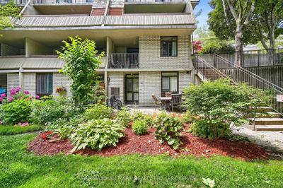 30 - 1250 Mississauga Valley Blvd, Condo with 3 bedrooms, 2 bathrooms and 2 parking in Mississauga ON | Image 2