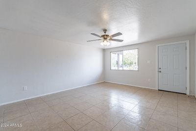 7215 W College Drive, House other with 3 bedrooms, 2 bathrooms and null parking in Phoenix AZ | Image 3